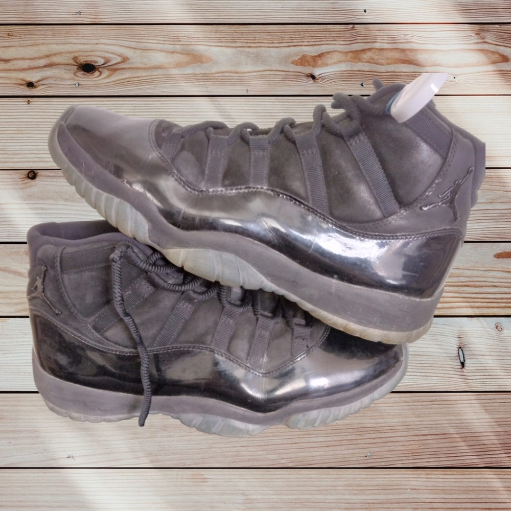Jordan 11 Cap and Gown Size 11 With Box